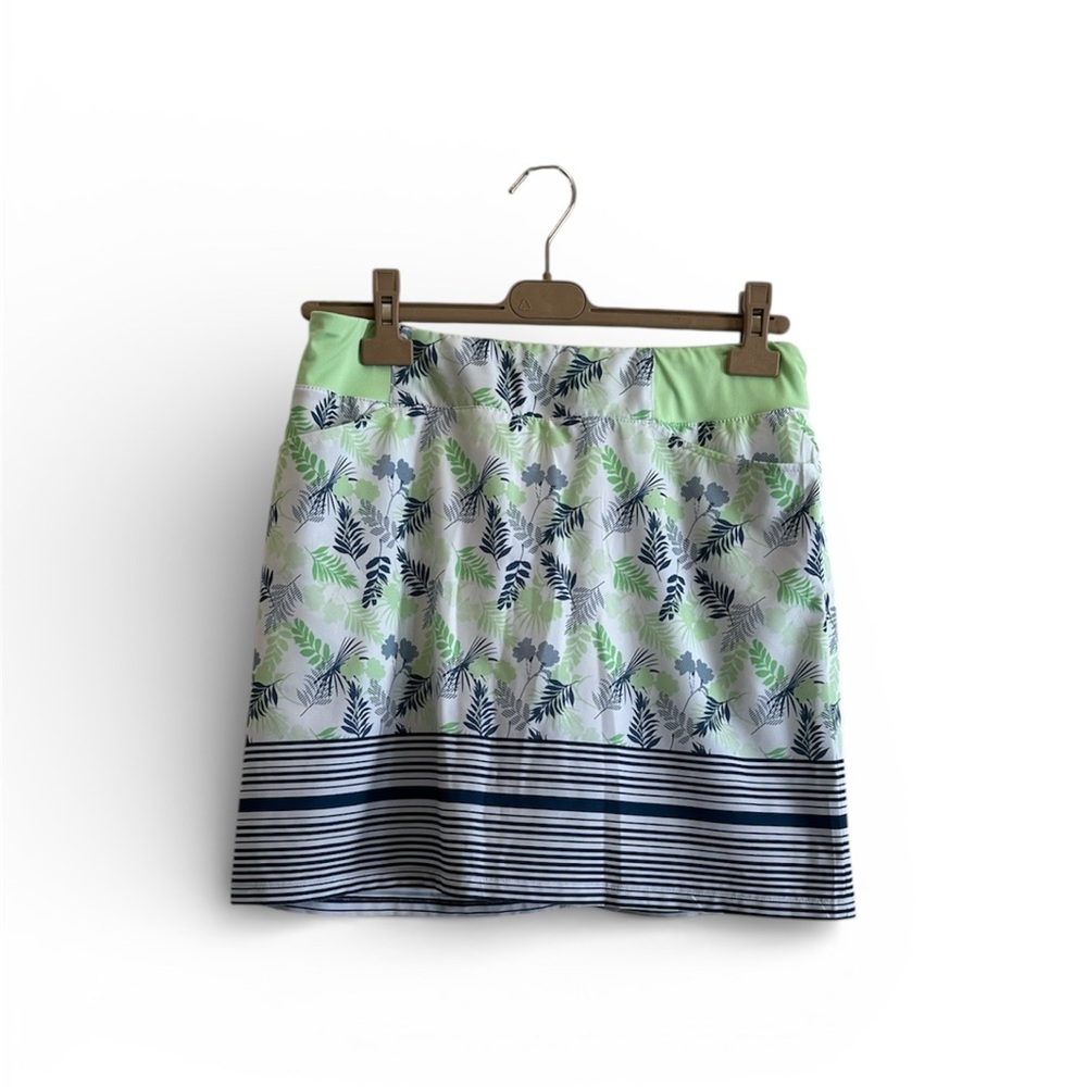 Women’s Golf Skort – Green Tropical Print, Lightweight Performance